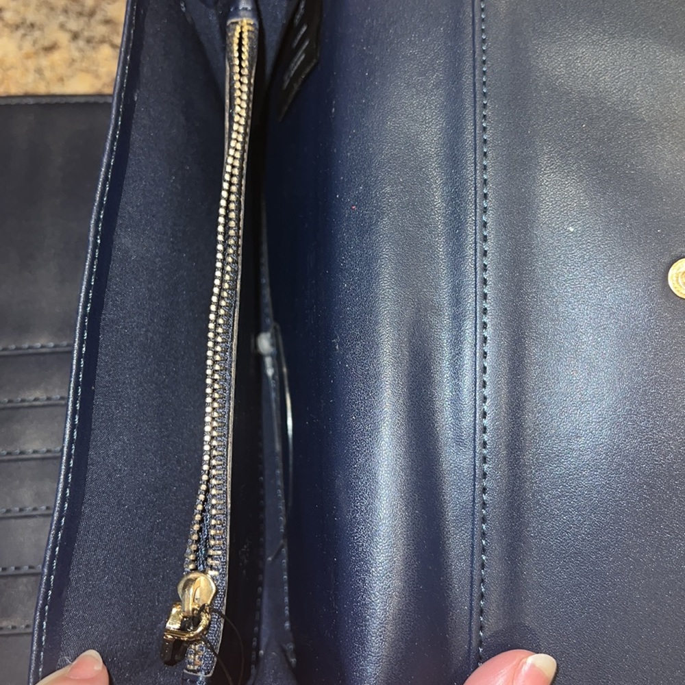 BCBG Wallet NWT - Picture 6 of 7